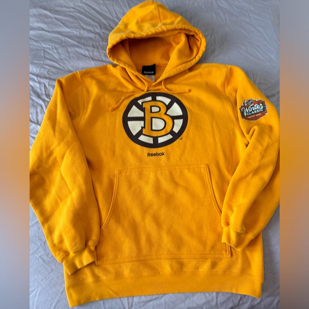#212 VINTAGE REEBOK BOSTON BRUINS Hoodie. YEAR 2010.